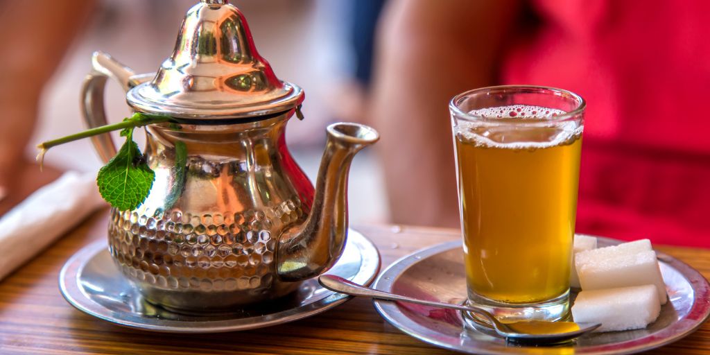 Té marroquí, a base de menta fresca y té verde.
