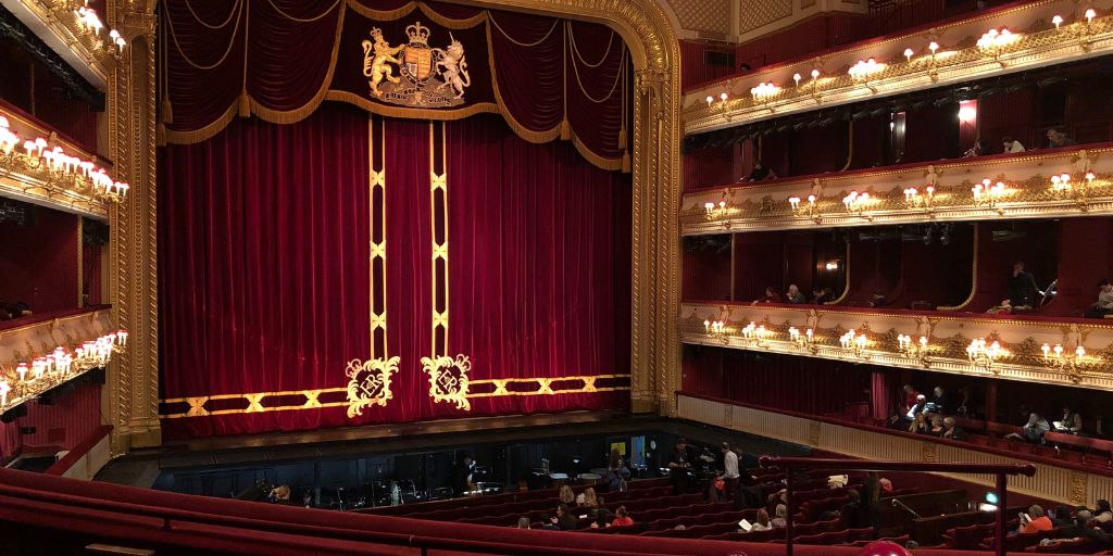 Royal Opera House, Londres. Imagen de Gabriel Varaljay en Unsplash