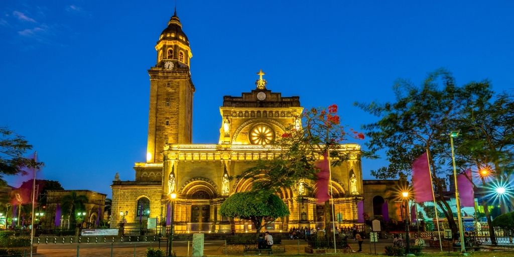 La Catedral Basílica Metropolitana de la Inmaculada Concepción es uno de los monumentos coloniales en Manila.