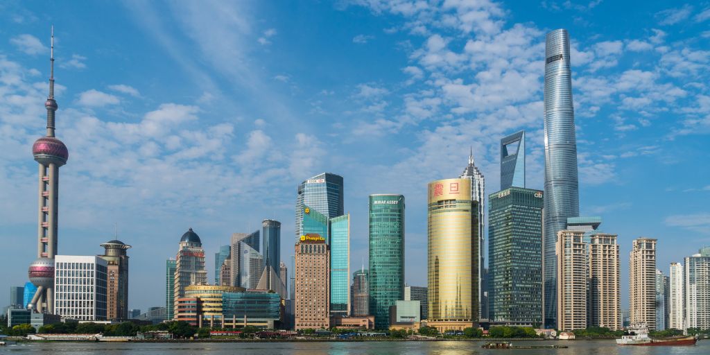 La Shanghai Tower es la protagonista del skyline de la ciudad