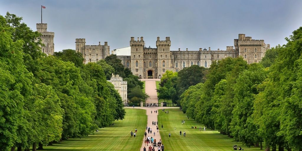 El castillo de Windsor es una de las residencias reales más antiguas del mundo. Imagen de Simon Hurry en Unsplash.